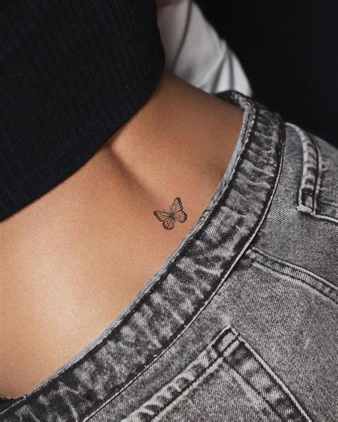 tatuajes en la teta|Tatuajes para mujeres en el PECHO: 30 diseños ATREVIDOS y。